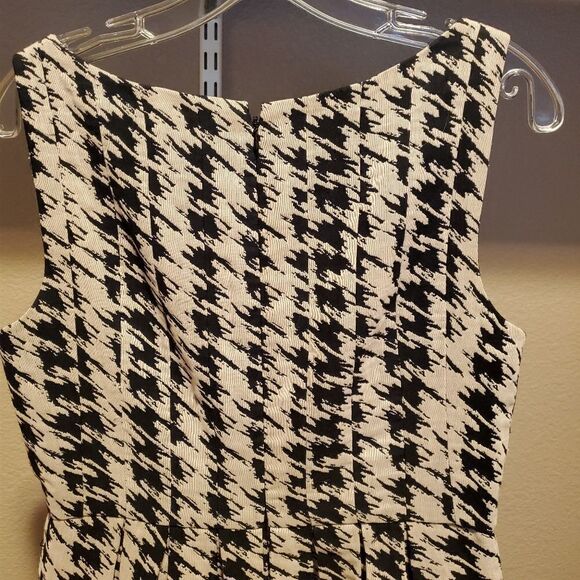 Sheath style dress  - Picture 5 of 7